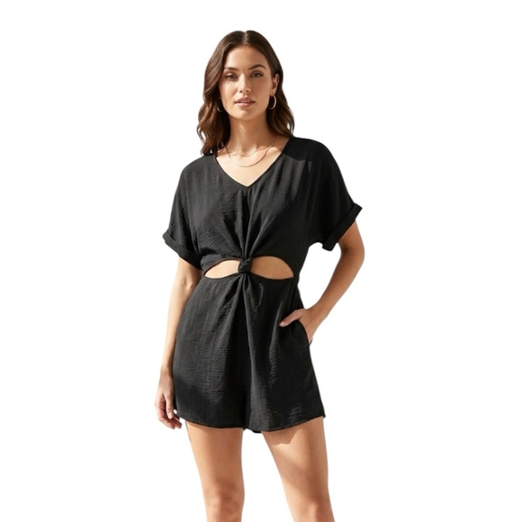 Deepself Pants - Chic Black Romper with Sleek Design Size: Small/Medium